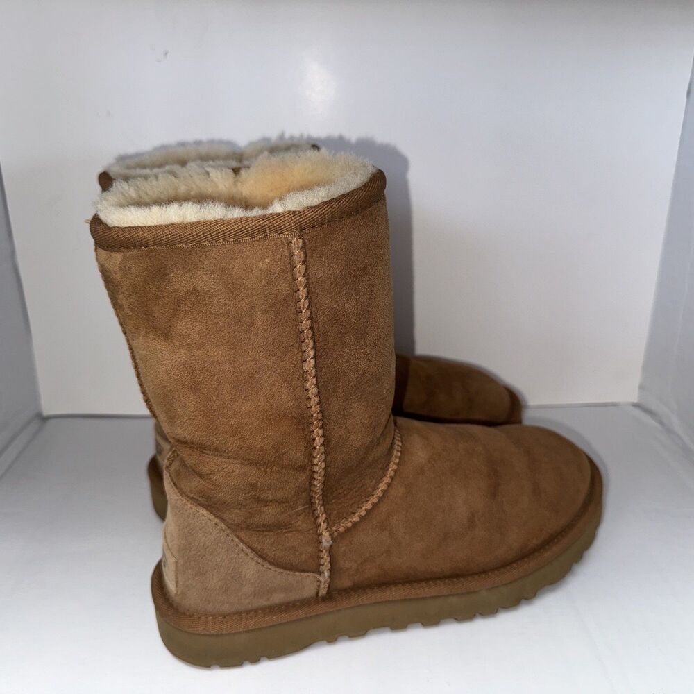 UGG Women's Chestnut Brown Classic Short Suede Shearling Boots 7 US